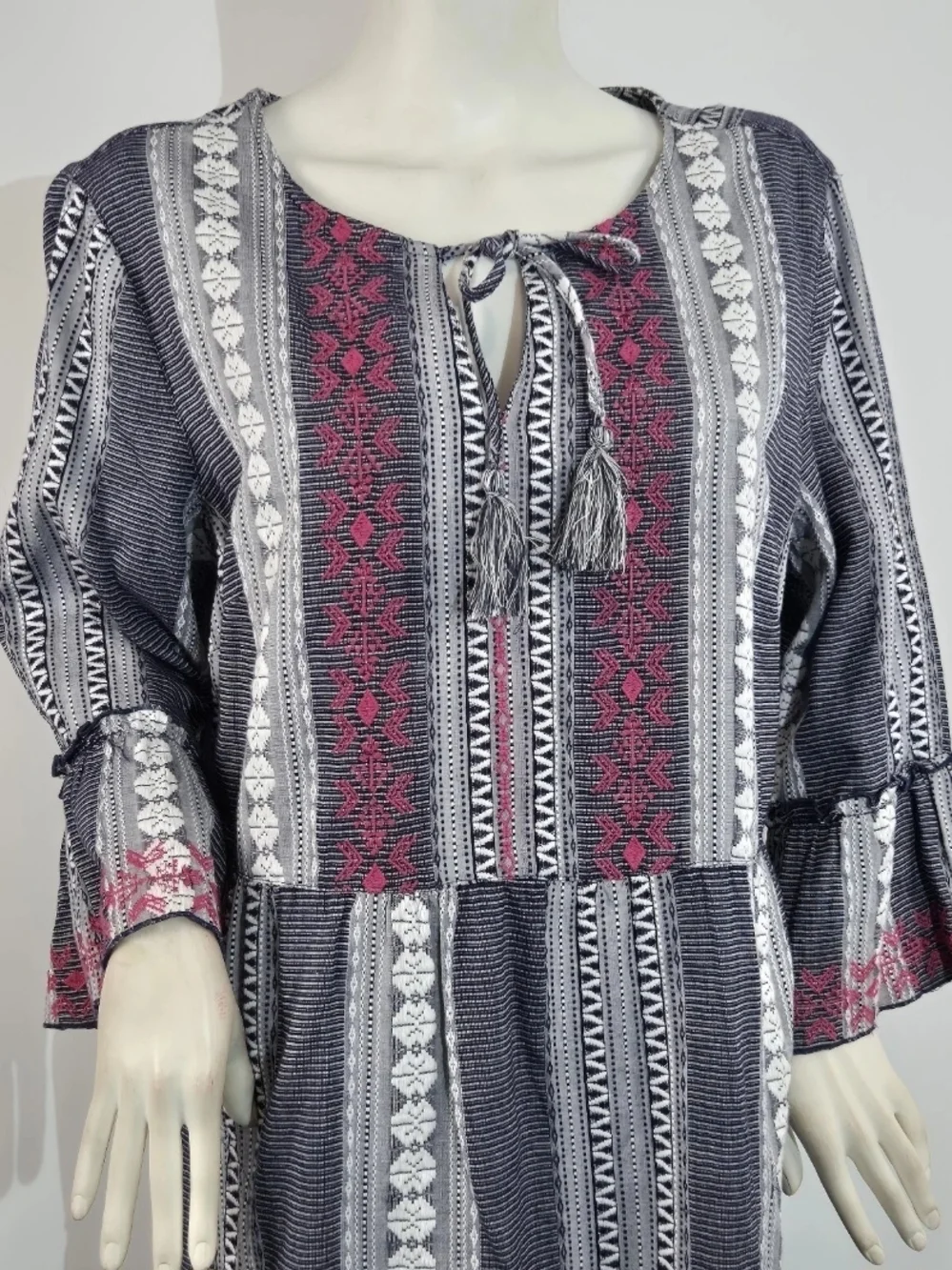 John Mark Women's Dress Size L Floral Embroidered Blue White Pink Stripe NWT 25 - Picture 2 of 11